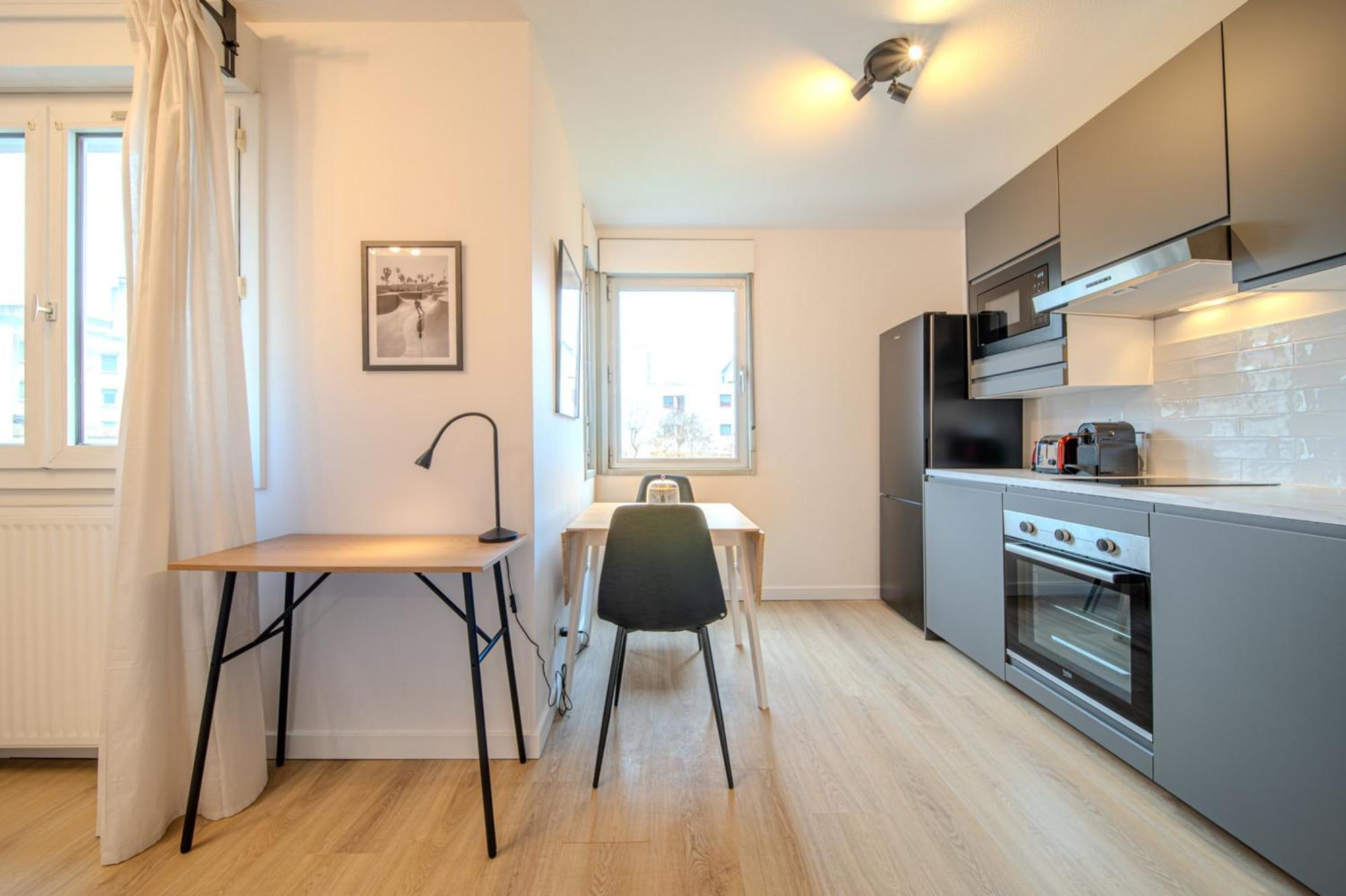4 Pers Halle Tony Garnier Apartment *