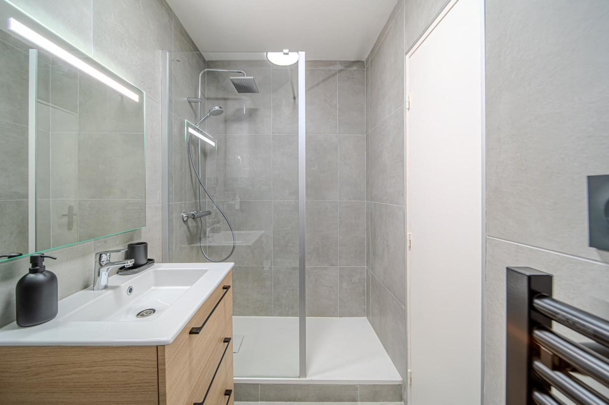 Apartment 4 Pers Halle Tony Garnier